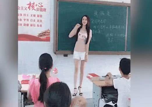 大学生女网红吃瓜,女网红的校园吃瓜日常揭秘